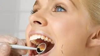 kobieta u dentysty 