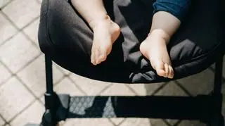 Chwila grozy. Dziadek zabrał obce dziecko z przedszkola. "Procedury nie zostały dopełnione"