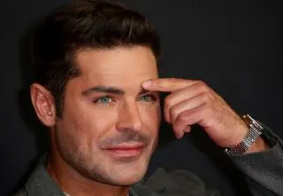 Zac Efron trafił do szpitala. Z basenu wyławiało go 2 mężczyzn