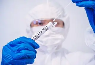 Wykryto nowy wariant koronawirusa. Eksperci biją na alarm