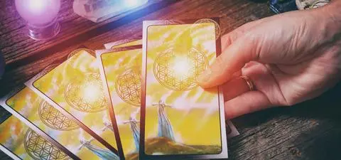 Miłosny horoskop tygodniowy z kart tarota. Ten znak zodiaku będzie lśnił niczym najjaśniejsza gwiazda