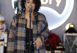 Patricia Kazadi w piosence "Natural". To prawdziwy manifest ciałopozytywności