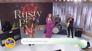 Rusty Pine w utworze “Czym jest miłość?”