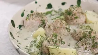 Pulpeciki w sosie koperkowym z puree