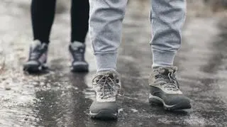 Alert RCB dla 6 województw: "Uważaj na drodze i chodniku"