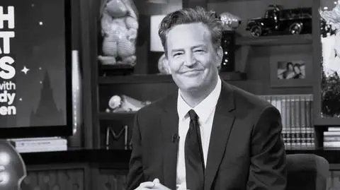 Obsada serialu "Przyjaciele" wydała oświadczenie po śmierci Matthew Perry'ego. "Jesteśmy całkowicie zdruzgotani"