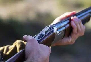 Myśliwy postrzelił nastolatka. Chłopiec trafił do szpitala