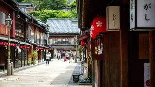 Kanazawa to Japońskie miasto położone w prefekturze Ishikawa. Co warto o nim wiedzieć?