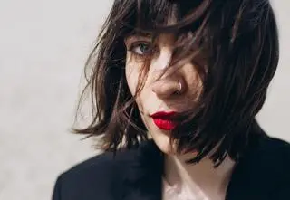 Modern grunge make-up. Nowy trend podbija TikToka