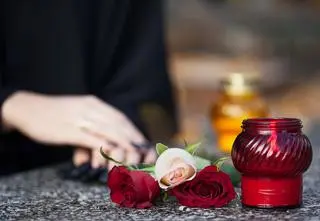 Zaduszki 2 listopada 2022. Czy w tym dniu idziemy do pracy i szkoły?