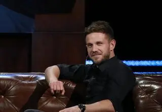 Antoni Królikowski opublikował zabawne zdjęcie Joanny Opozdy. Fan: "Nie wiem, czy to nie ostatni dzień z życia męża"