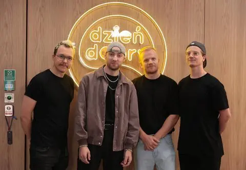 Taneczna piosenka na koniec wakacji. Dominik Dudek i "Sleepyhead"