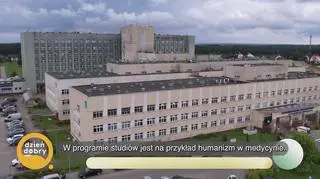 Ile rzeczywiście zarabiają lekarze? - napisy