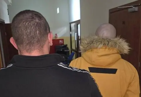 Groził kobiecie ujawnieniem jej intymnych zdjęć. Został zatrzymany przez policję 