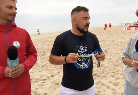 Jak zadbać o bezpieczeństwo dziecka na plaży? Posłuchaj, co na ten temat mówią eksperci 
