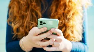 Cyfrowy detoks na święta. Ekspert tłumaczy dlaczego warto się na niego zdecydować  