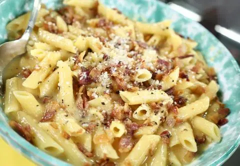 Włoska carbonara na obiad? Poznaj przepis Hanny Lis