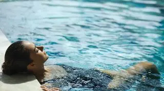Rewolucja w Berlinie. Kobiety mogą kąpać się topless w basenach publicznych
