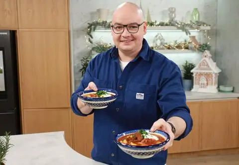 Te azjatyckie zupy przygotujesz w domowym zaciszu. Idealnie rozgrzeją w zimne popołudnie