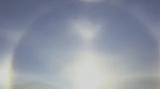 Halo na niebie