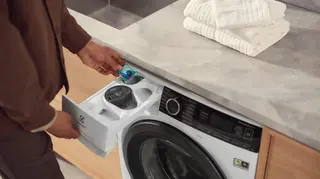 Zastanawiasz się jak prać delikatne ubrania? Skuteczne pranie w niskiej temperaturze z UniversalDose®.