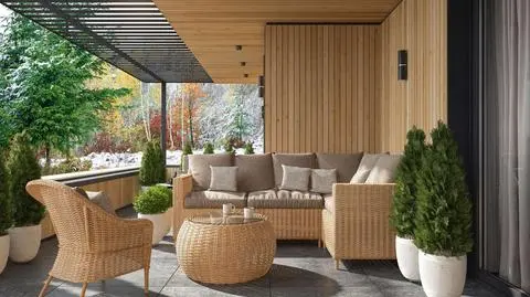 Patio w ogrodzie - jak je zbudować? Czym różni się od tarasu?