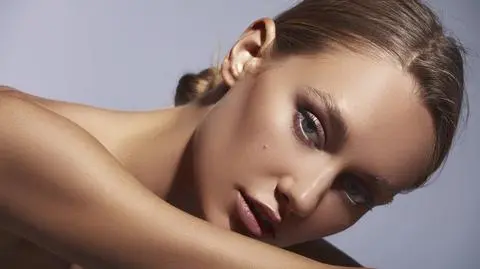 Blonzing - nowy trend w makijażu. Skóra muśnięta słońcem nawet zimą 
