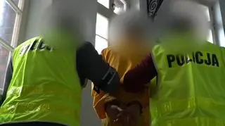 Zawinął martwą koleżankę w dywan i woził w samochodzie
