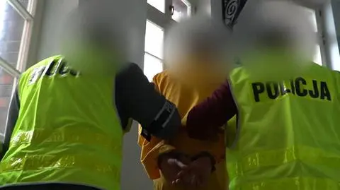 Zawinął martwą koleżankę w dywan i woził w samochodzie