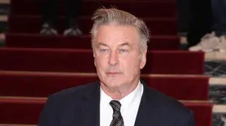 Alec Baldwin pozwał prokuraturę. "Na każdym kroku starali się zrzucić winę"