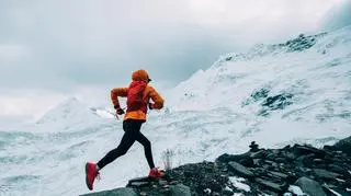 Jak przygotować się do biegów górskich? Kluczowe są treningi i profesjonalny sprzęt