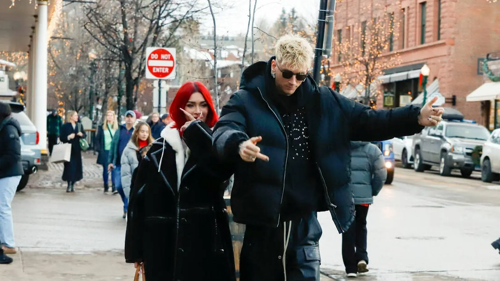 Ciężarna Megan Fox i Machine Gun Kelly rozstali się. Raper miał ...