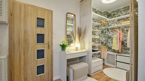 Pomieszczenie po metamorfozie w garderobę walk-in
