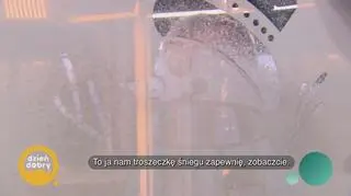 Nadeszła zima, a śniegu brak? Mamy śnieg w domu! - napisy
