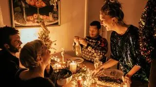 Sezonowe trendy czy klasyka? Oto przepis na ponadczasowy strój na Boże Narodzenie