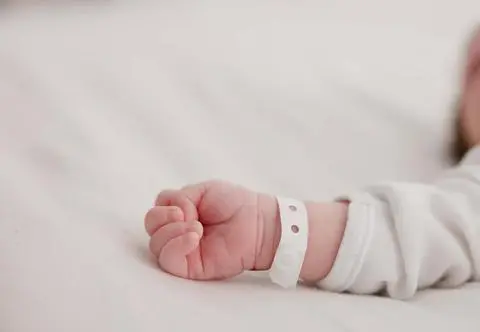 Matka prosiła pielęgniarki o interwencję. Zmarło 3-miesięczne dziecko