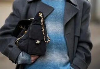 "Cool blue" kolorem 2026? Sprawdź, jak łączyć go z codziennymi stylizacjami 