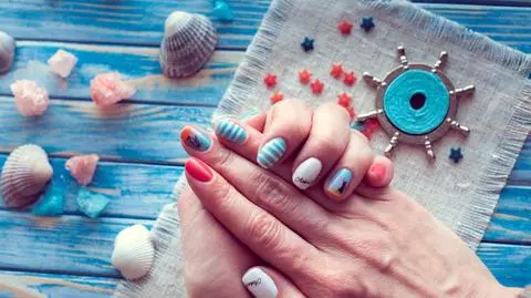 10 plażowych stylizacji paznokci