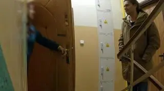 Dziennikarz wcielił się w zbłąkanego wędrowca. Czy Polacy przyjęli go na Wigilię? 