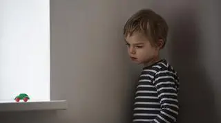 Obchodzimy Światowy Dzień Świadomości Autyzmu. Jak rozpoznać pierwsze objawy u dzieci?