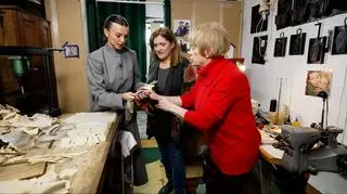 Złote hafty, rycerskie wyzwania i śmierć rękawiczkowa, czyli historia modowego dodatku