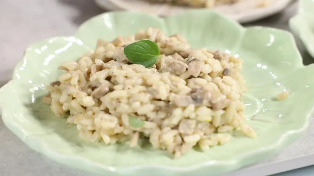 Kremowe risotto z pieczarkami i serem z nerkowców