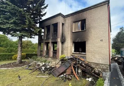 Stracili wszystko, ale nie nadzieję. Zbiórka na odbudowę domu po pożarze w Będzinie