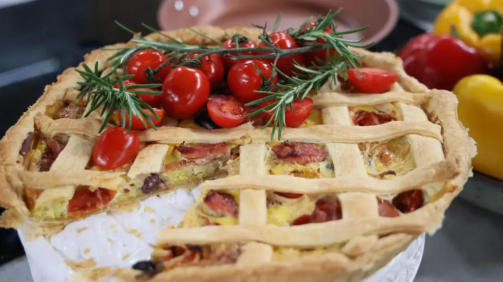 Śniadaniowa tarta świąteczna