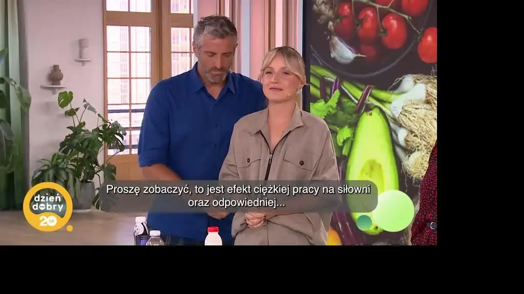 DD_20250924_Bialko_napisy
