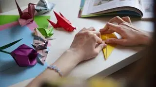 Jak złożyć origami modułowe krok po kroku? Wzory do składania