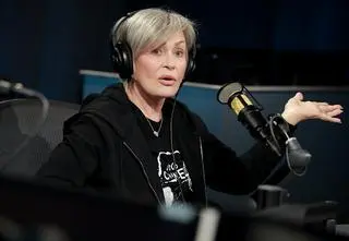 Sharon Osbourne szczerze o operacjach plastycznych. "Jedno oko wyglądało inaczej niż drugie" 