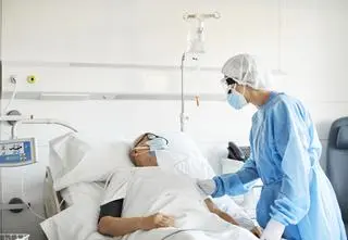 Specjaliści szacują, jak pandemia będzie przebiegała w październiku 