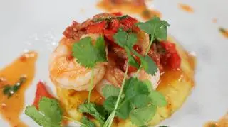 Ananas z krewetkami i awokado