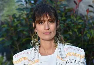 Sekrety stylu Caroline de Maigret. Jak ubiera się ikona francuskiej mody?